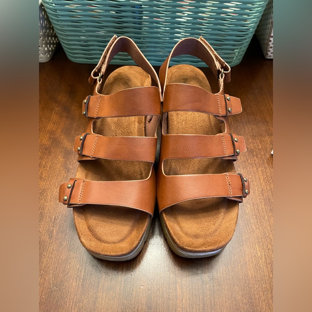 PIERRE DUMAS Essence Flatform Sandal - Picture 3 of 8